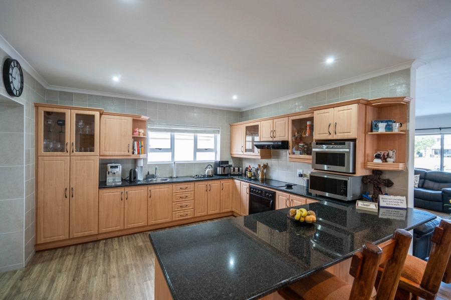 6 Bedroom Property for Sale in Royal Alfred Marina Eastern Cape